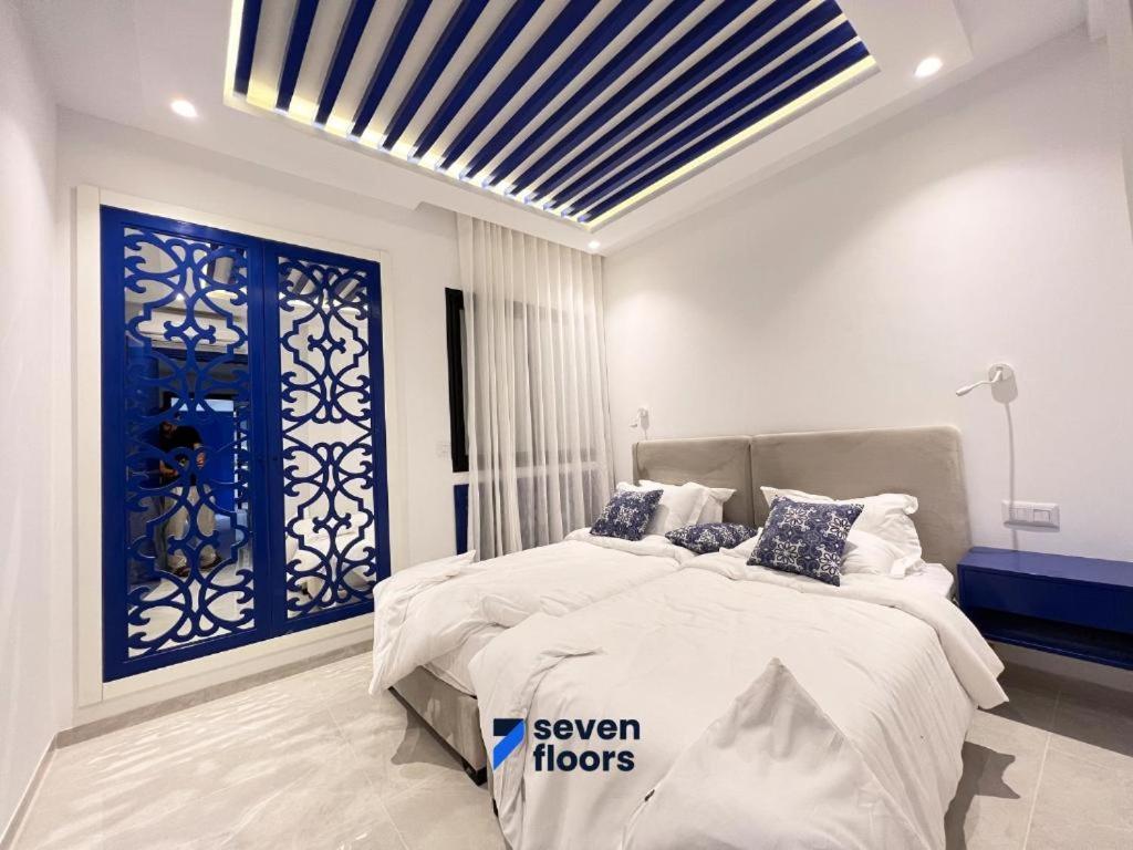 Seven Floors * Tunis