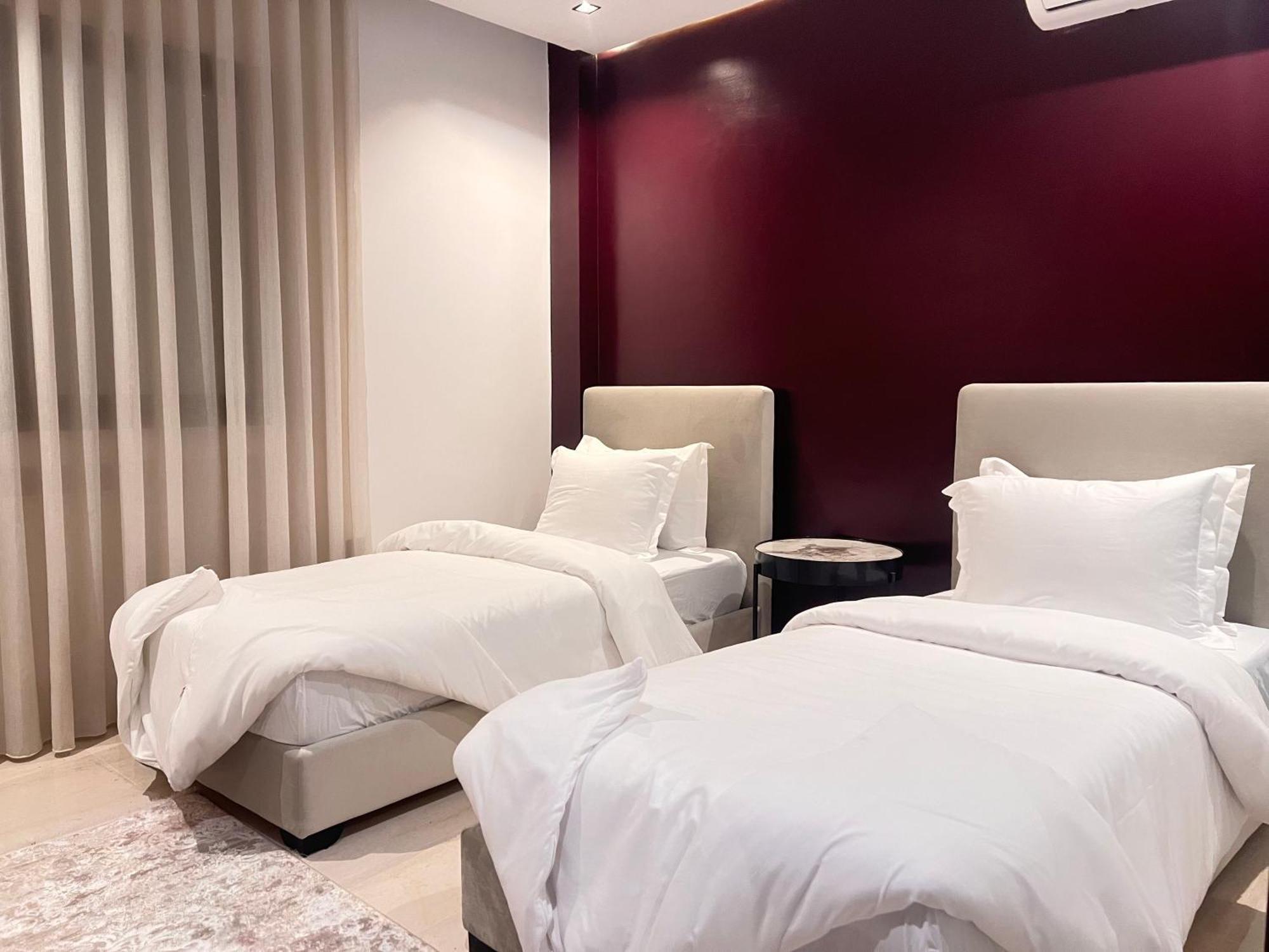 Seven Floors Aparthotel