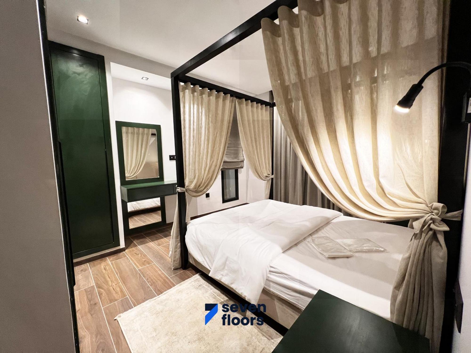 Seven Floors * Tunis